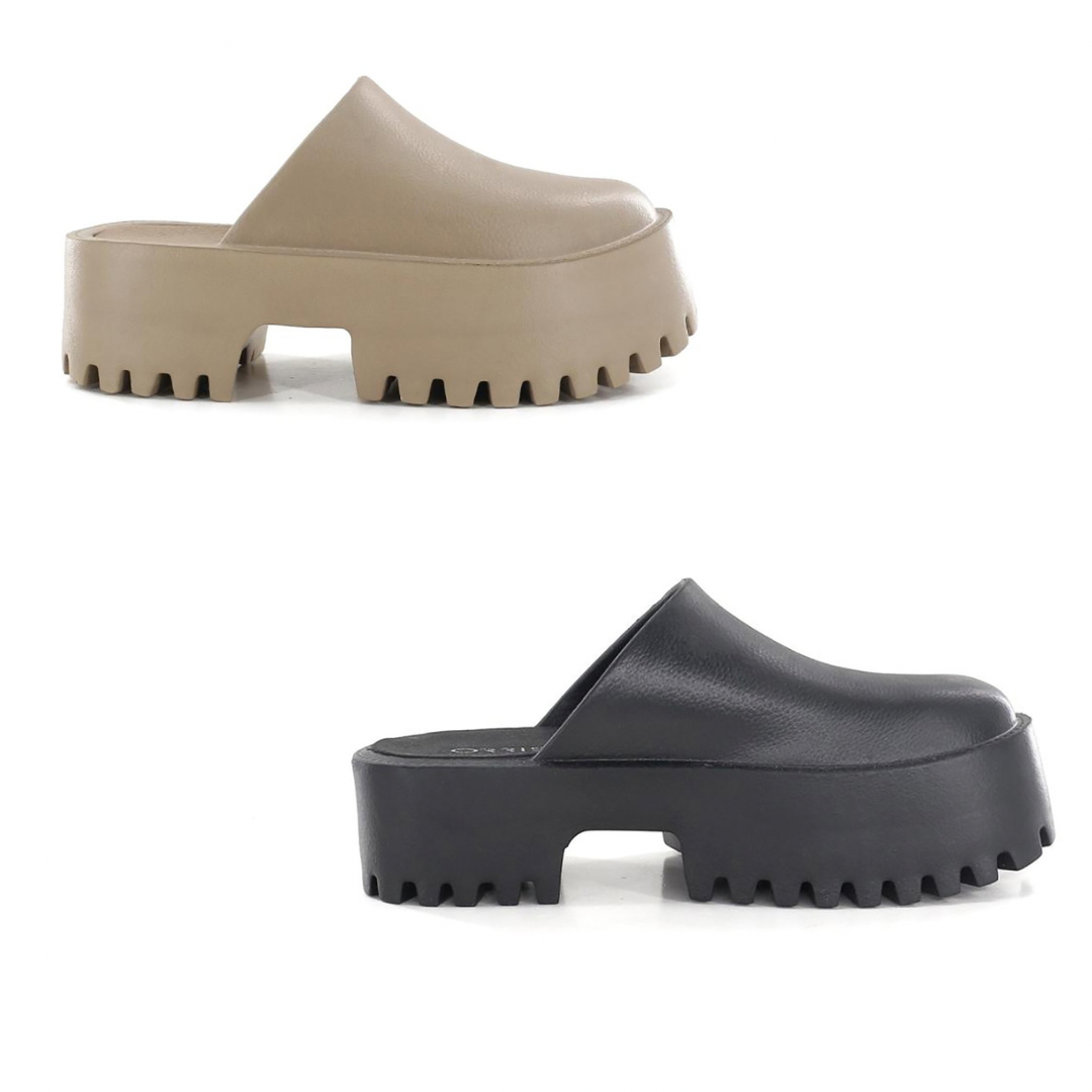 Platform Slip-On Mule - Black + Taupe