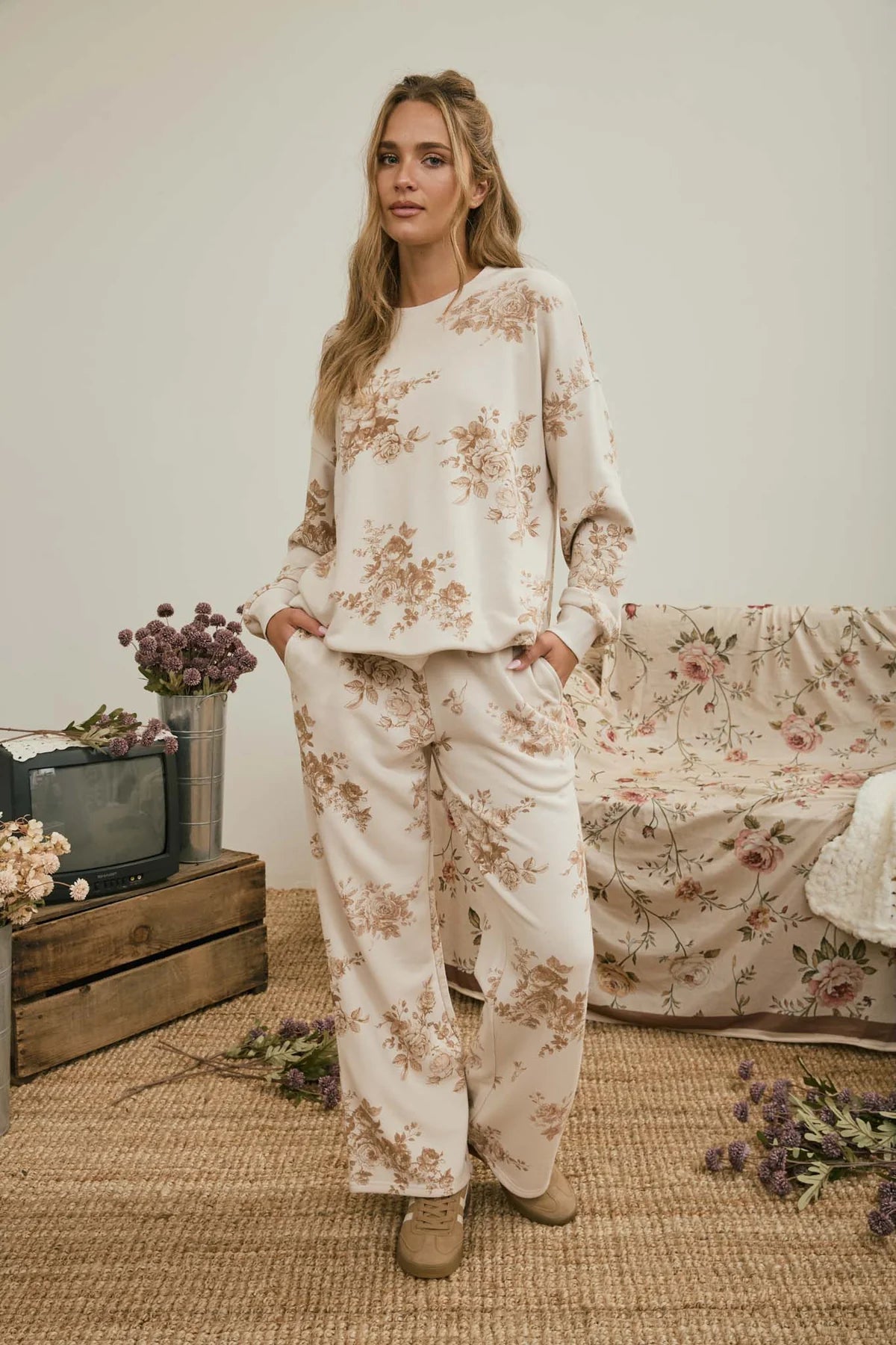 Floral Toile Long Sleeve Crewneck - Khaki