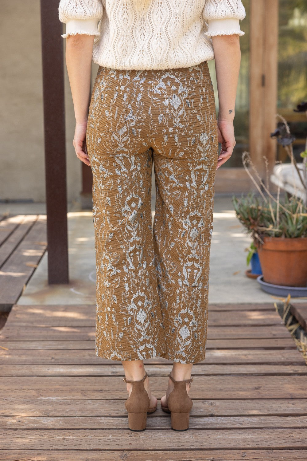Floral Jacquard Pants - Brown